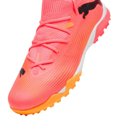 Buty piłkarskie dla dzieci Puma Future 7 Match TT+Mid 107731 03