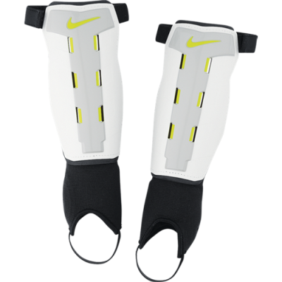 OCHRANIACZE PIŁKARSKIE NIKE CHARGE JUNIOR /SP0270 107