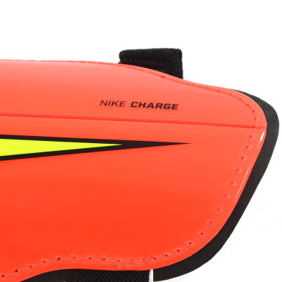 OCHRANIACZE PIŁKARSKIE NIKE CHARGE 2.0 JR /SP2079 811