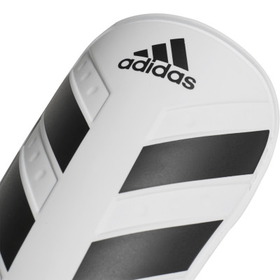 Ochraniacze piłkarskie adidas Everlite biało-czarne CW5560