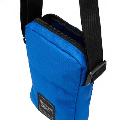 Torebka na ramię Reebok Workout City Bag niebieska FQ5289