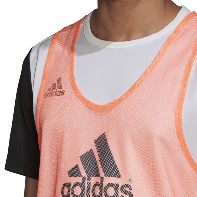 Znacznik adidas Trg BIB 14 koralowy FI4190