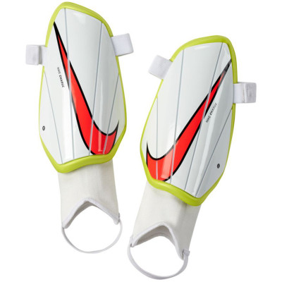 Ochraniacze piłkarskie Nike Charge białe SP2164 104