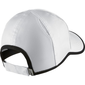 CZAPKA Z DASZKIEM NIKE FEATHERLIGHT CAP biała /679421 100