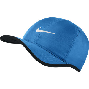 CZAPKA Z DASZKIEM NIKE FEATHERLIGHT CAP niebieska /679421 435